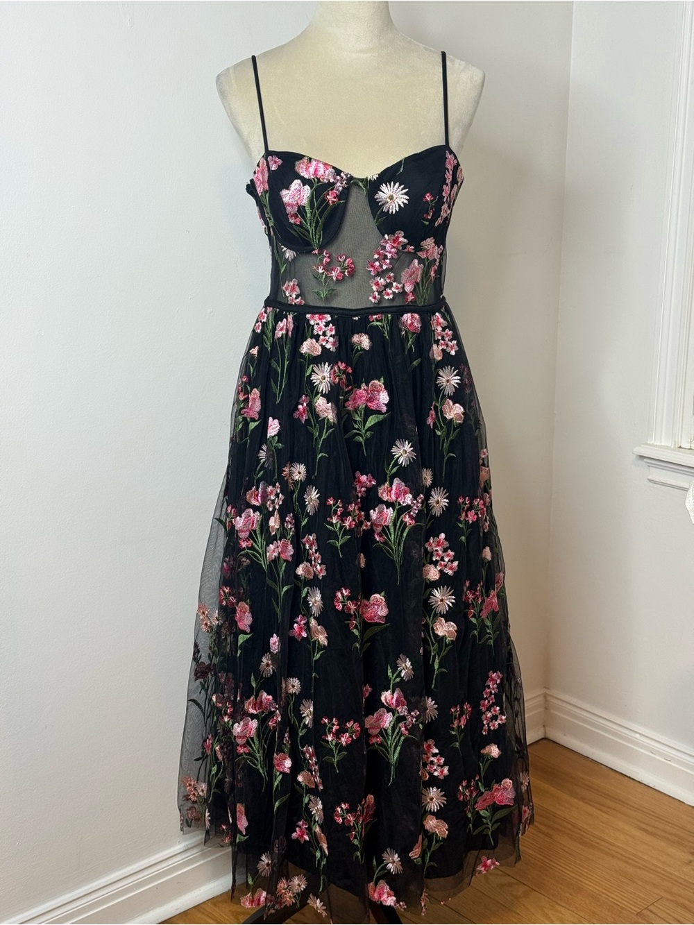 Black Floral Embroidered Mesh Tulle Midi Dress - City Studios EUC SZ 11